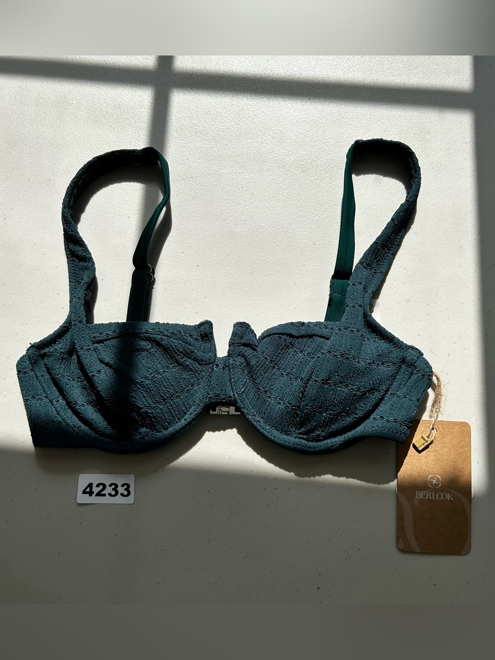 BERLOOK Green Underwired Balconette Bra XS Adjustable Straps Solid